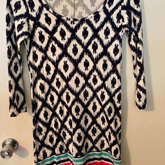 LILLY PULITZER Sophie Dress UPF 50+ w/ 3/4 Sleeves - Picture 2 of 5